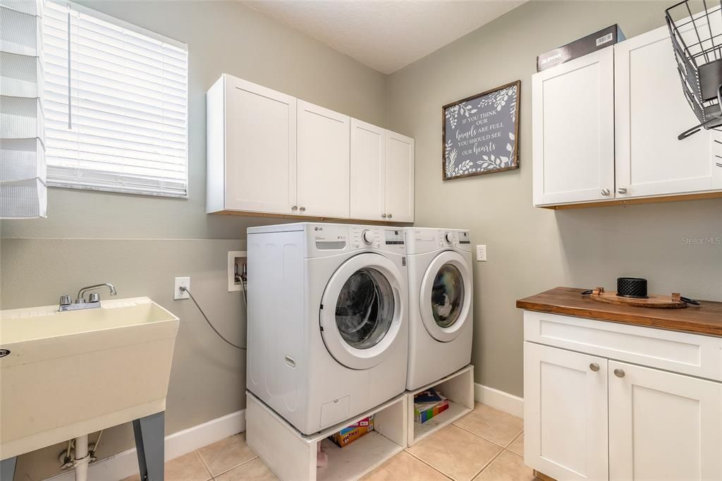 Active With Contract: $600,000 (5 beds, 3 baths, 2909 Square Feet)