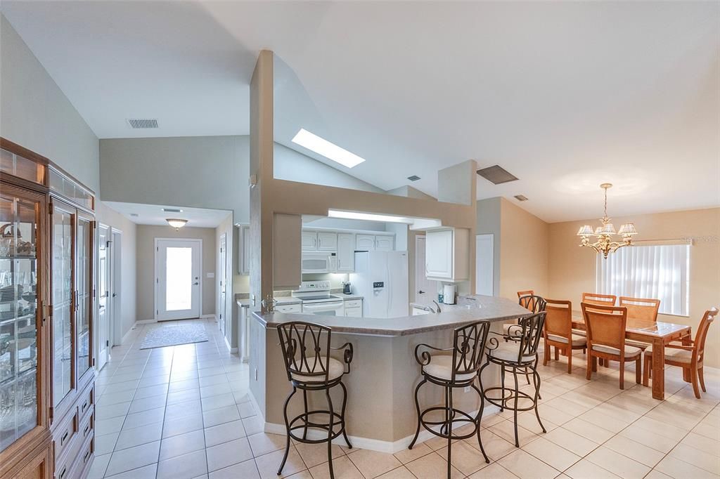 For Sale: $349,000 (3 beds, 2 baths, 1667 Square Feet)