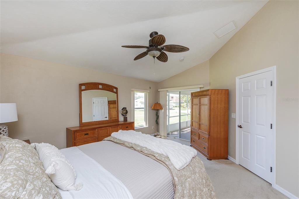 For Sale: $349,000 (3 beds, 2 baths, 1667 Square Feet)