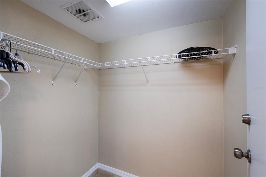 For Sale: $349,000 (3 beds, 2 baths, 1667 Square Feet)