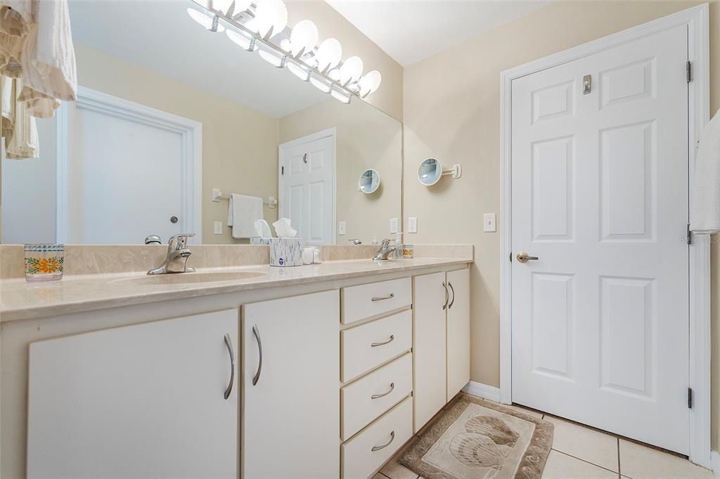 For Sale: $349,000 (3 beds, 2 baths, 1667 Square Feet)