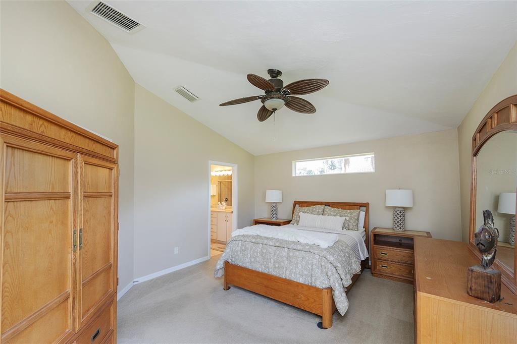 For Sale: $349,000 (3 beds, 2 baths, 1667 Square Feet)