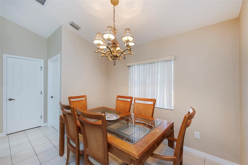 For Sale: $349,000 (3 beds, 2 baths, 1667 Square Feet)