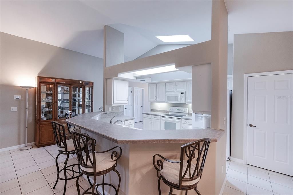 For Sale: $349,000 (3 beds, 2 baths, 1667 Square Feet)