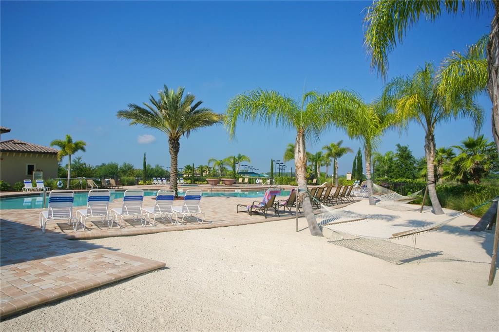 На продажу: $274,900 (2 спален, 2 ванн, 1121 Квадратных фут)