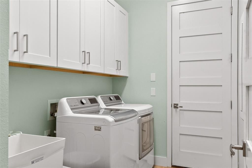 For Sale: $954,900 (3 beds, 2 baths, 2250 Square Feet)