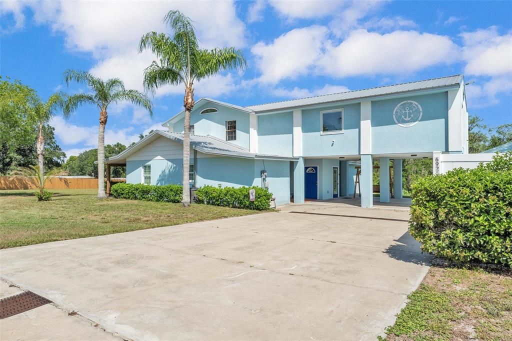Vendido Recientemente: $660,000 (4 camas, 3 baños, 4804 Pies cuadrados)