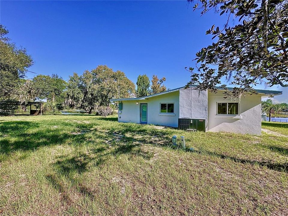 For Sale: $425,000 (2 beds, 2 baths, 1230 Square Feet)