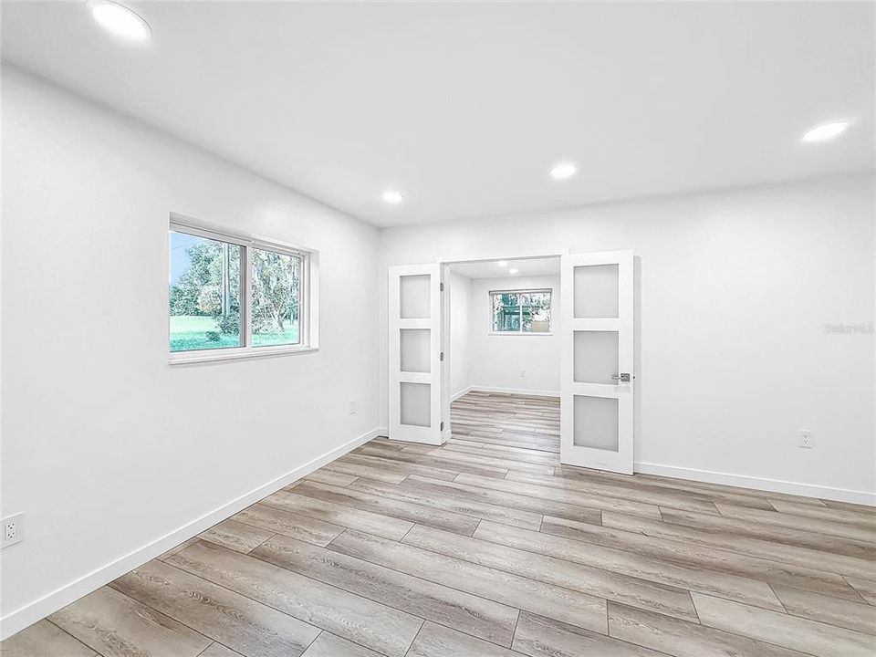 For Sale: $425,000 (2 beds, 2 baths, 1230 Square Feet)
