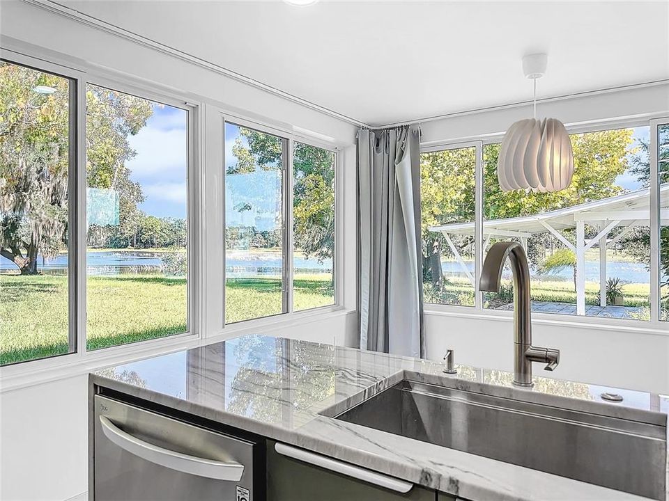 For Sale: $425,000 (2 beds, 2 baths, 1230 Square Feet)
