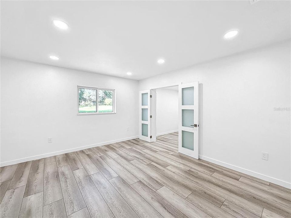 For Sale: $425,000 (2 beds, 2 baths, 1230 Square Feet)