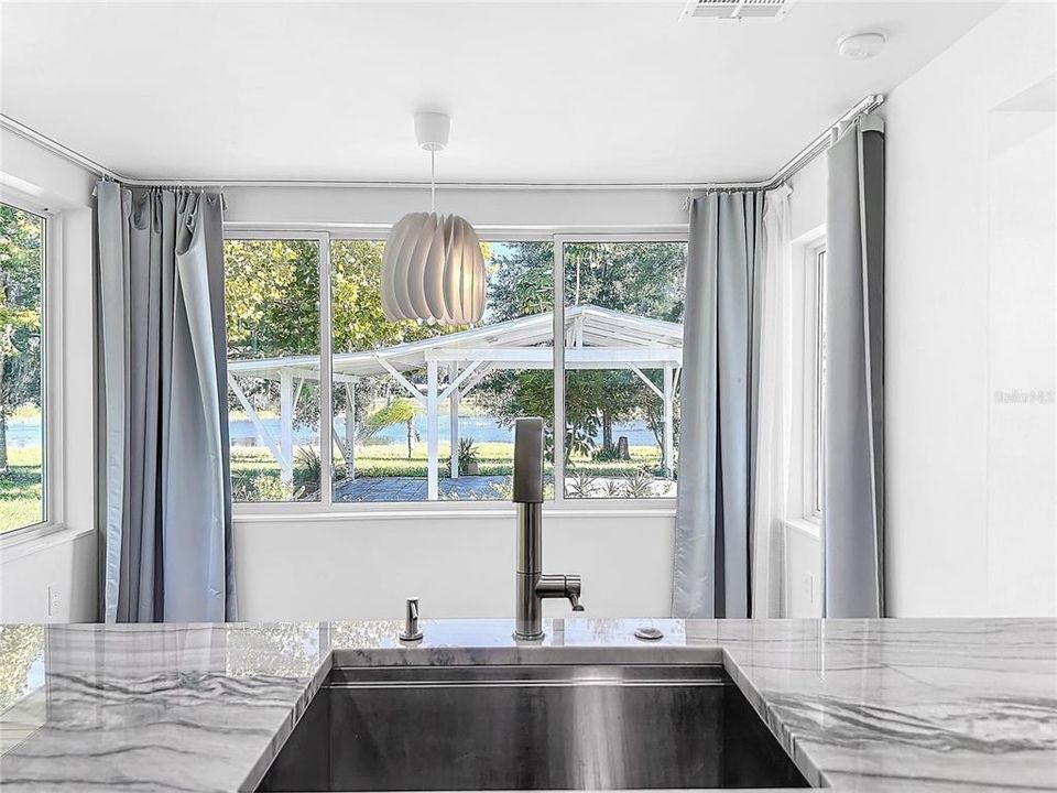 For Sale: $425,000 (2 beds, 2 baths, 1230 Square Feet)