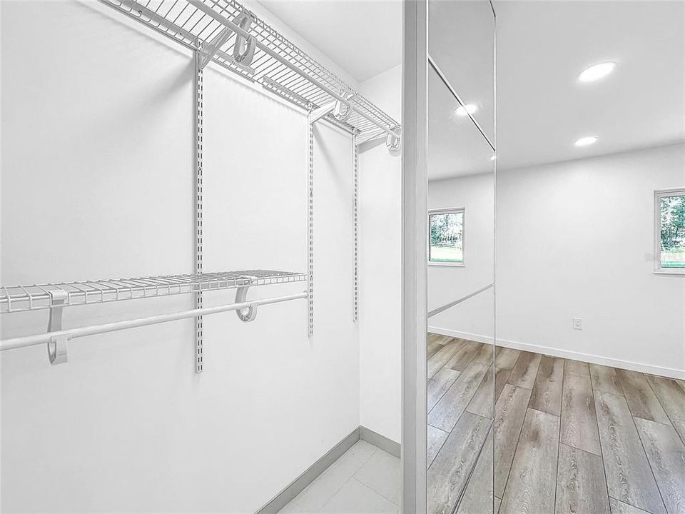 For Sale: $425,000 (2 beds, 2 baths, 1230 Square Feet)