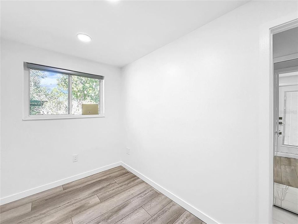 For Sale: $425,000 (2 beds, 2 baths, 1230 Square Feet)