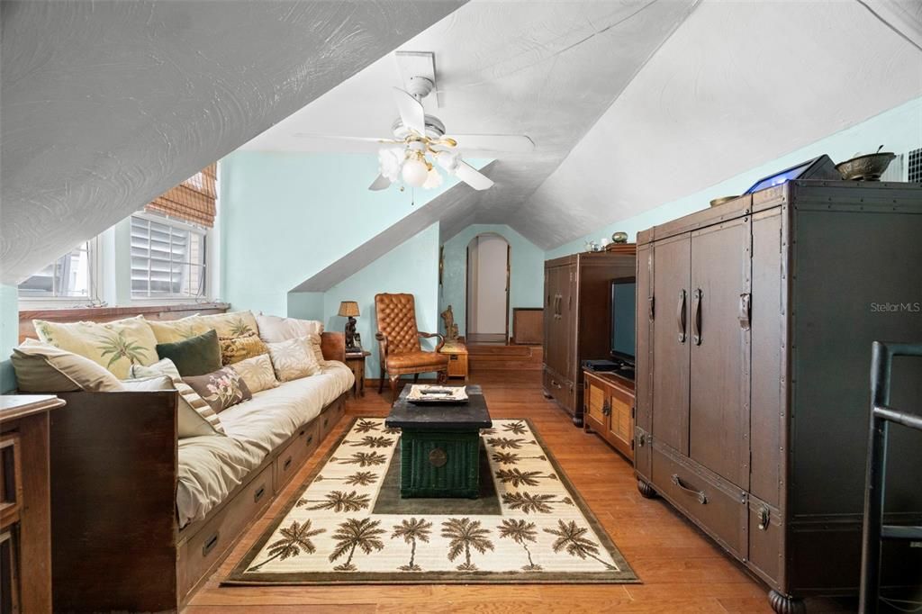 На продажу: $1,599,000 (5 спален, 4 ванн, 2840 Квадратных фут)