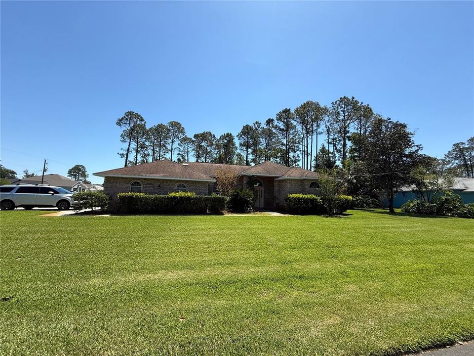 Recently Rented: $2,500 (3 beds, 2 baths, 2102 Square Feet)