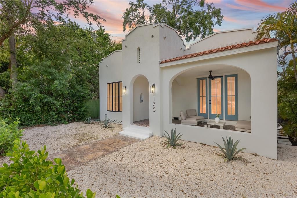 Recently Sold: $1,300,000 (2 beds, 2 baths, 1632 Square Feet)