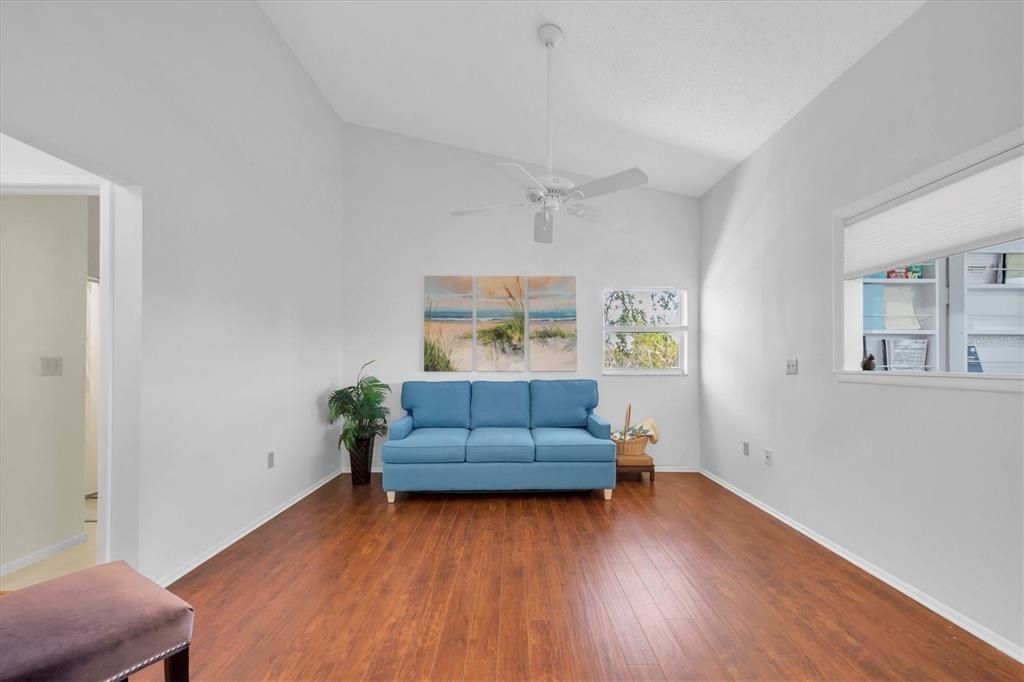 En Venta: $410,000 (2 camas, 2 baños, 1292 Pies cuadrados)