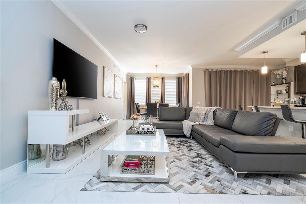 For Sale: $450,000 (3 beds, 3 baths, 1568 Square Feet)