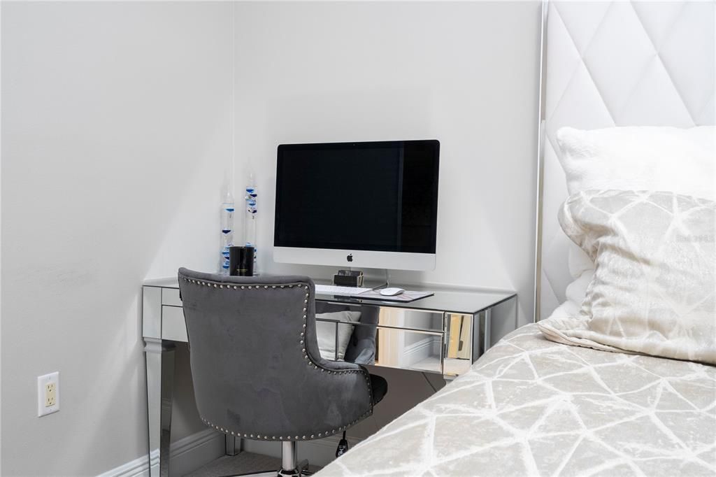 For Sale: $450,000 (3 beds, 3 baths, 1568 Square Feet)