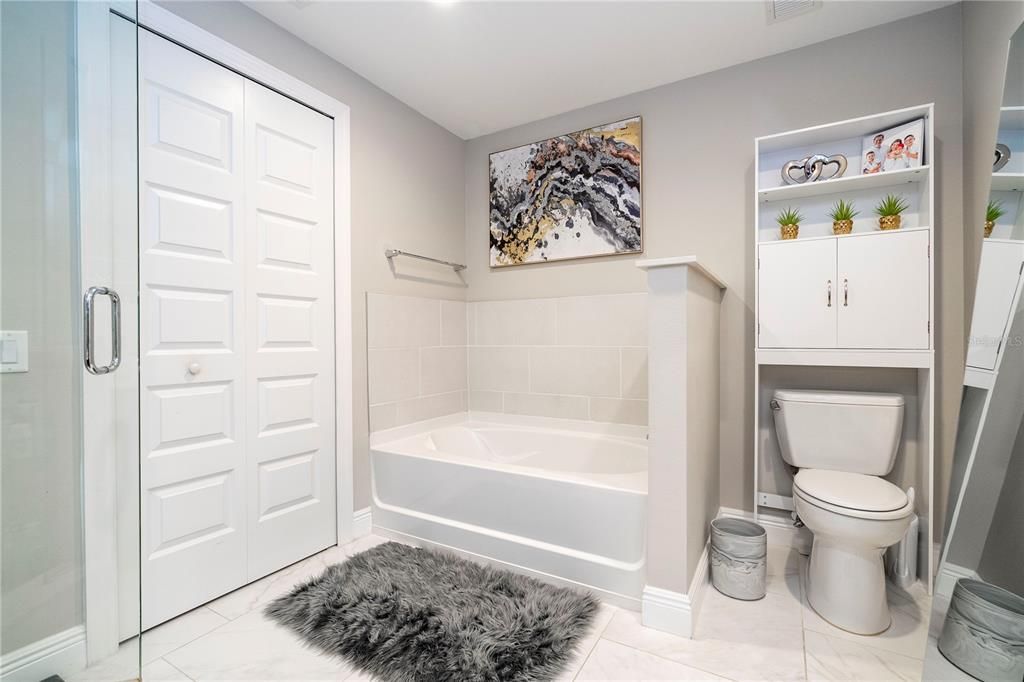 For Sale: $450,000 (3 beds, 3 baths, 1568 Square Feet)