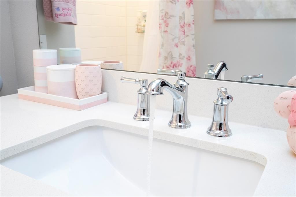 For Sale: $450,000 (3 beds, 3 baths, 1568 Square Feet)