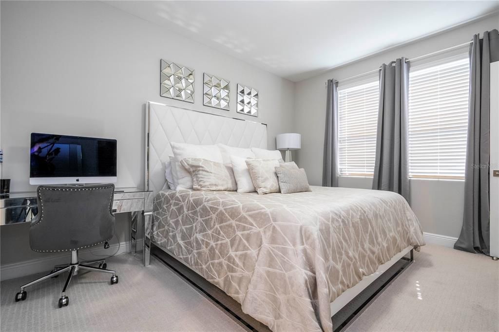 For Sale: $450,000 (3 beds, 3 baths, 1568 Square Feet)