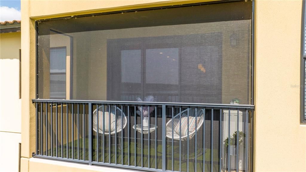 For Sale: $450,000 (3 beds, 3 baths, 1568 Square Feet)