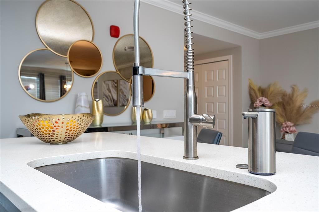 For Sale: $450,000 (3 beds, 3 baths, 1568 Square Feet)