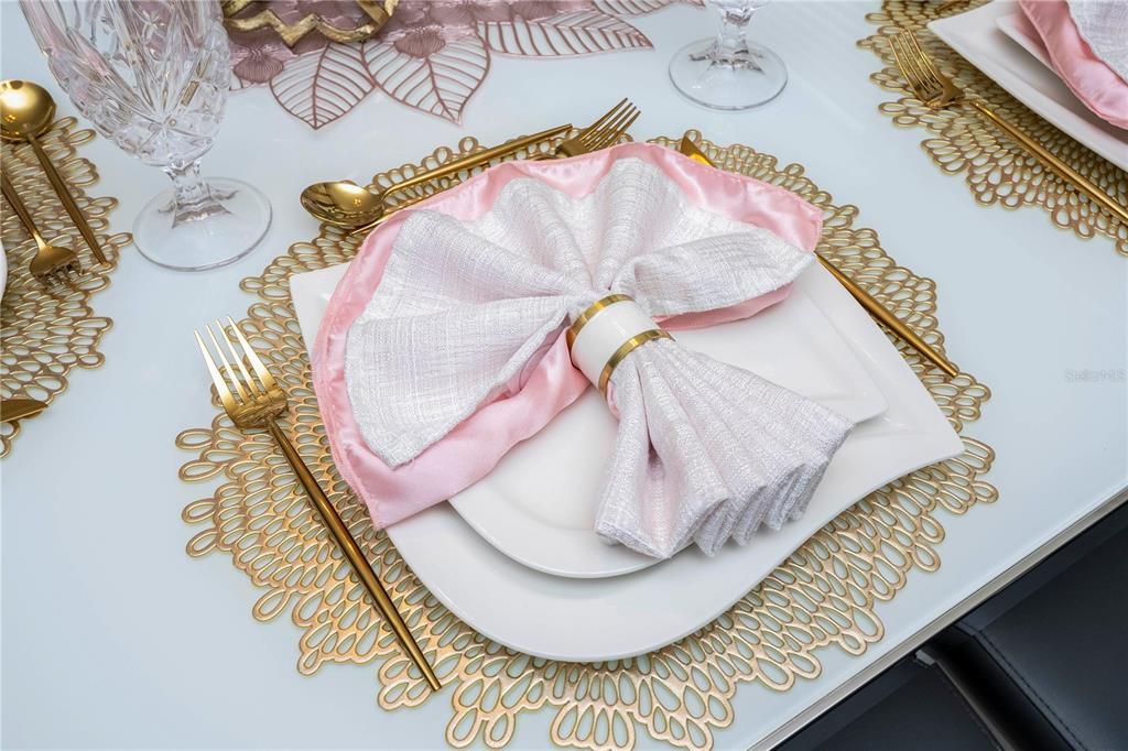 For Sale: $450,000 (3 beds, 3 baths, 1568 Square Feet)