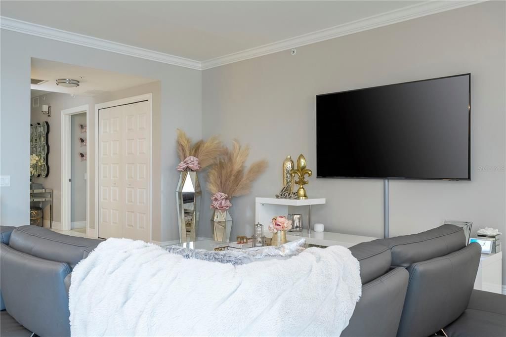 For Sale: $450,000 (3 beds, 3 baths, 1568 Square Feet)