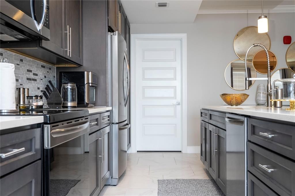 For Sale: $450,000 (3 beds, 3 baths, 1568 Square Feet)