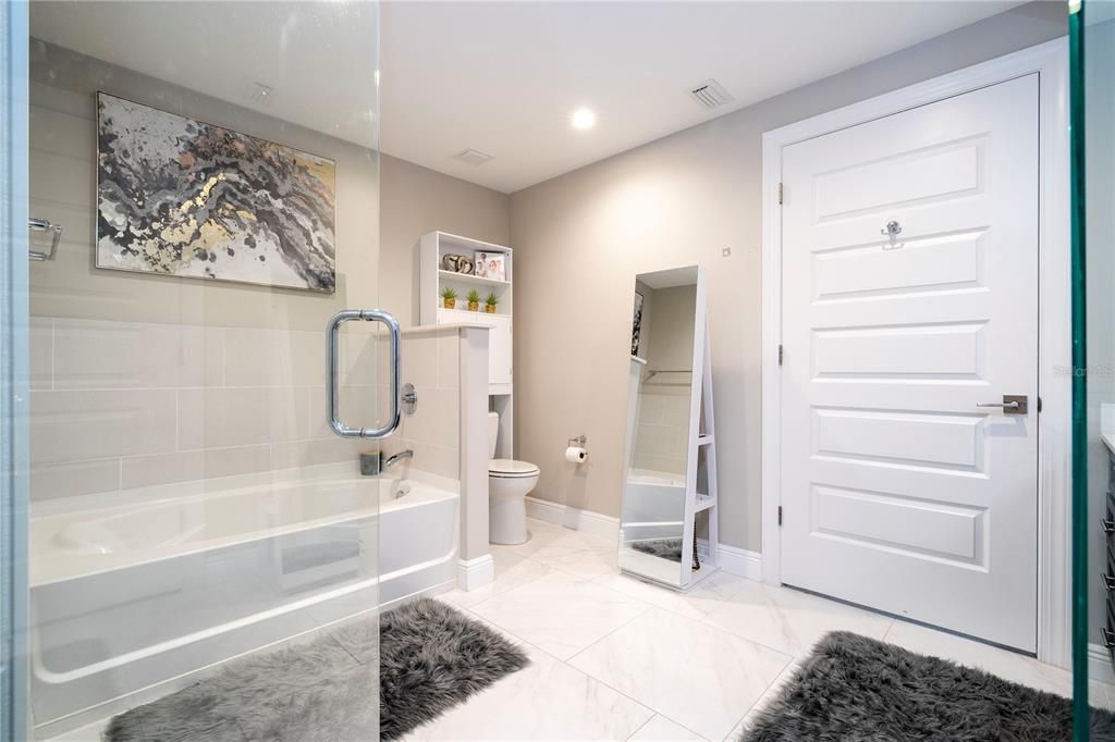 For Sale: $450,000 (3 beds, 3 baths, 1568 Square Feet)