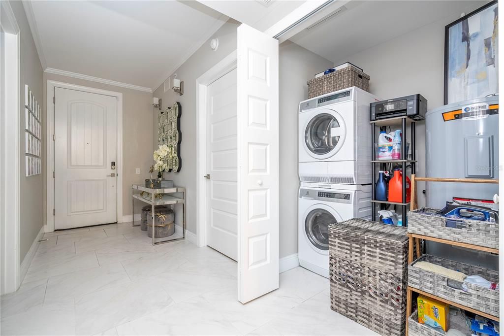 For Sale: $450,000 (3 beds, 3 baths, 1568 Square Feet)