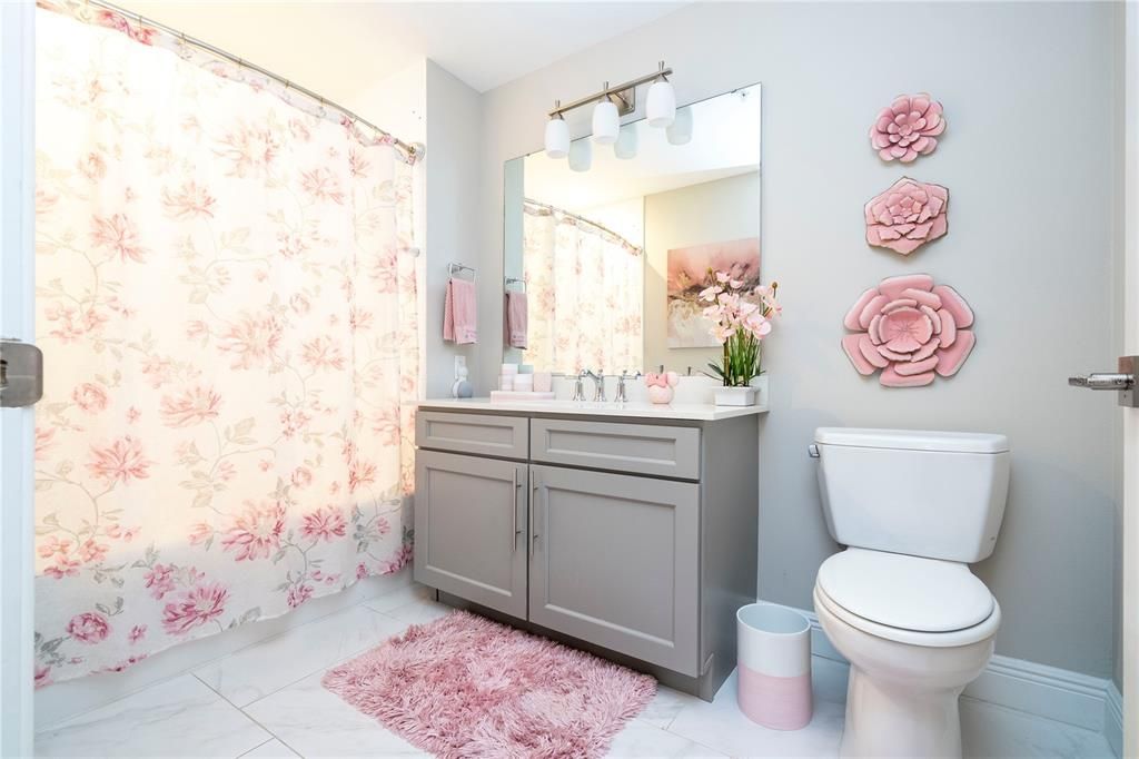 For Sale: $450,000 (3 beds, 3 baths, 1568 Square Feet)