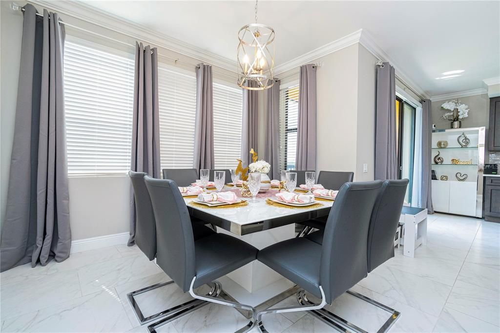 For Sale: $450,000 (3 beds, 3 baths, 1568 Square Feet)