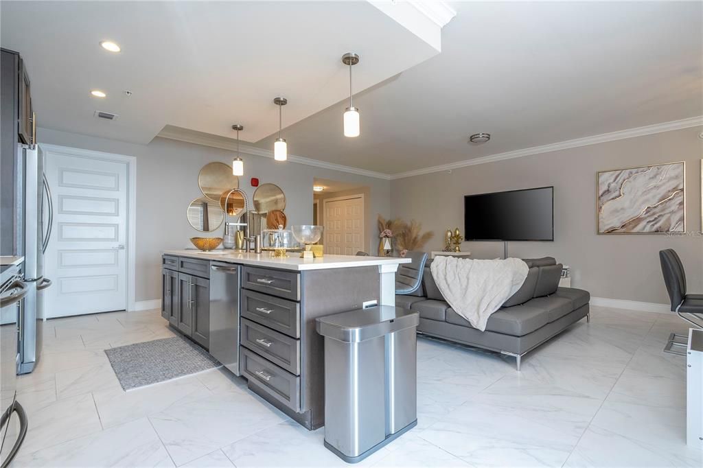 For Sale: $450,000 (3 beds, 3 baths, 1568 Square Feet)