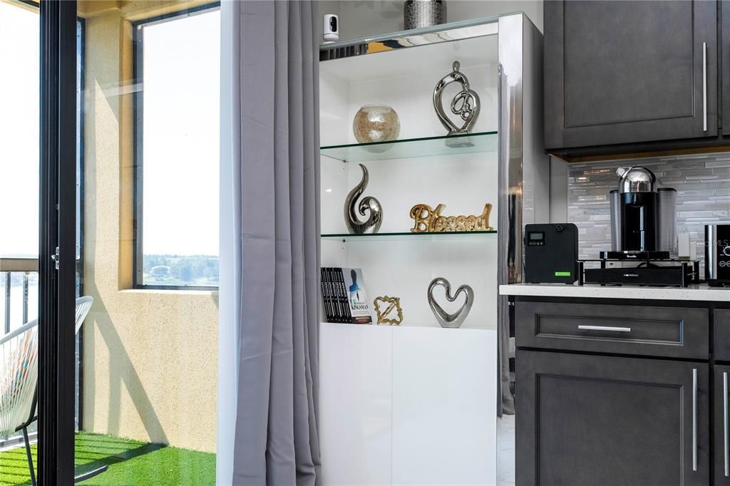 For Sale: $450,000 (3 beds, 3 baths, 1568 Square Feet)