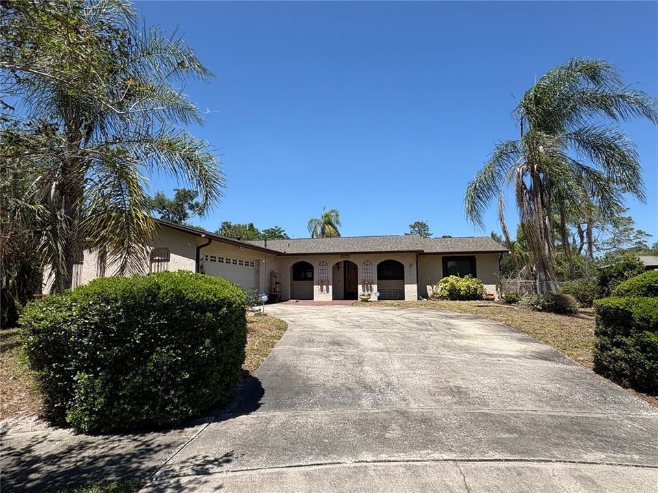 Recently Sold: $400,000 (4 beds, 2 baths, 2097 Square Feet)