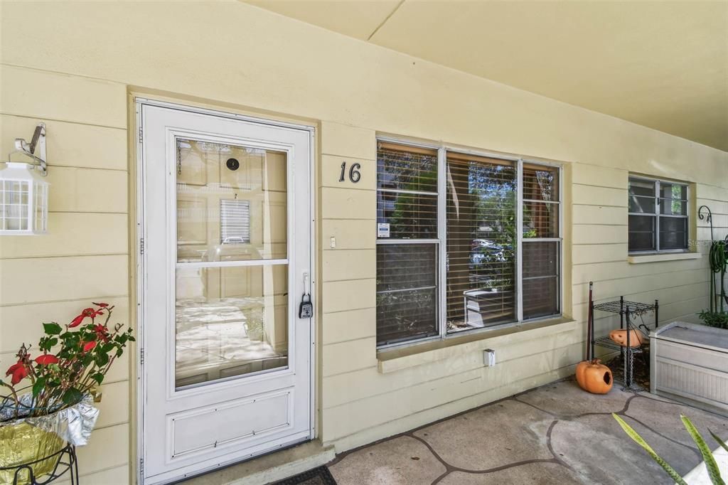 最近售出: $149,000 (2 贝兹, 2 浴室, 1100 平方英尺)