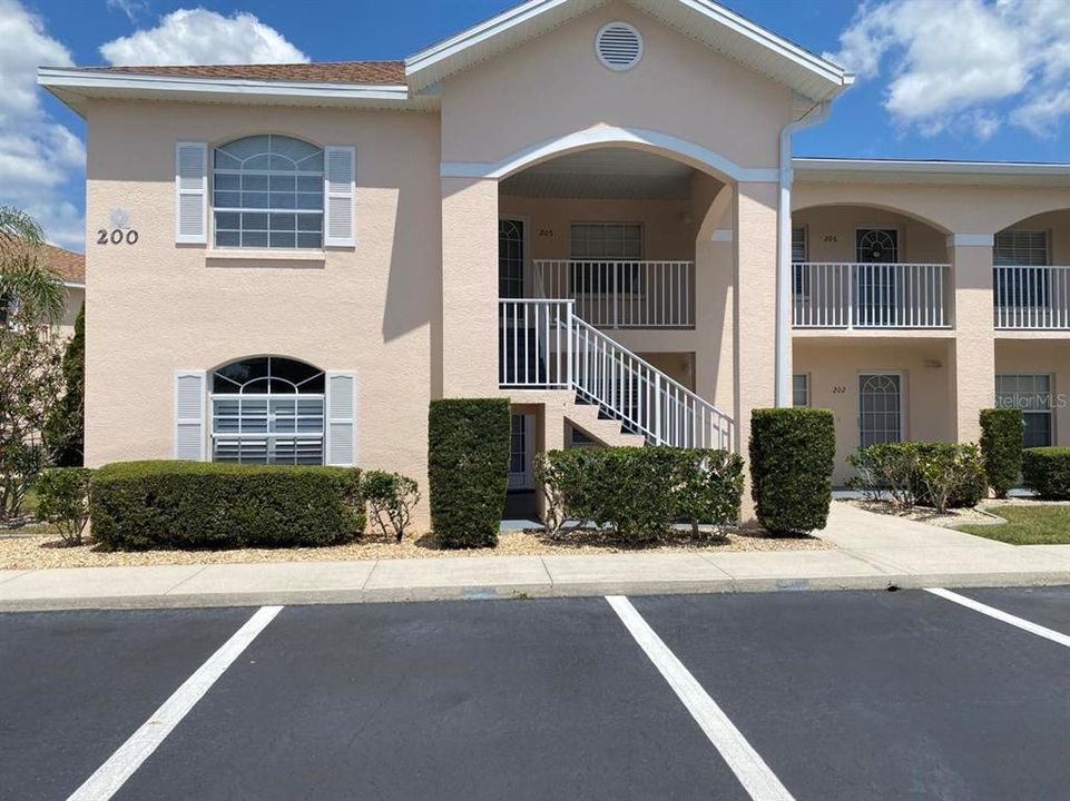 Recently Sold: $199,999 (3 beds, 2 baths, 1360 Square Feet)