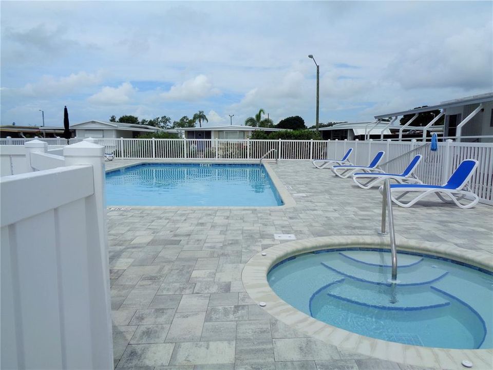 For Sale: $99,000 (2 beds, 1 baths, 852 Square Feet)