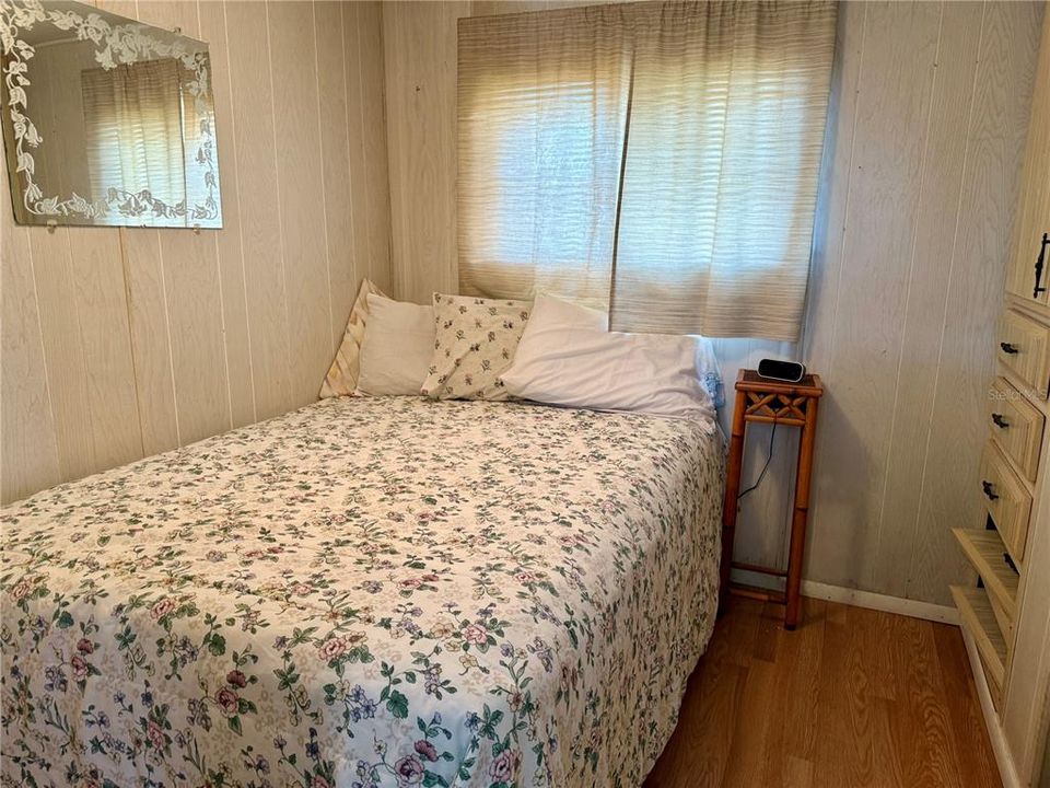 For Sale: $99,000 (2 beds, 1 baths, 852 Square Feet)