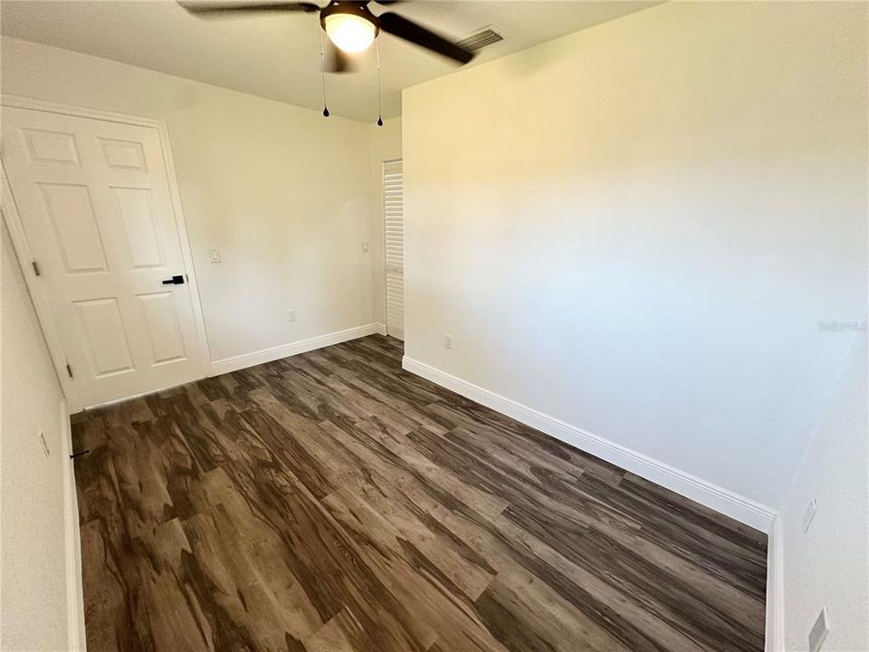 Под контрактом: $234,999 (3 спален, 2 ванн, 1248 Квадратных фут)