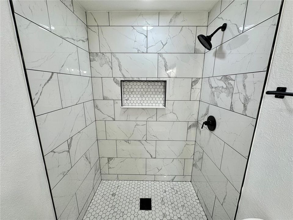 Под контрактом: $234,999 (3 спален, 2 ванн, 1248 Квадратных фут)