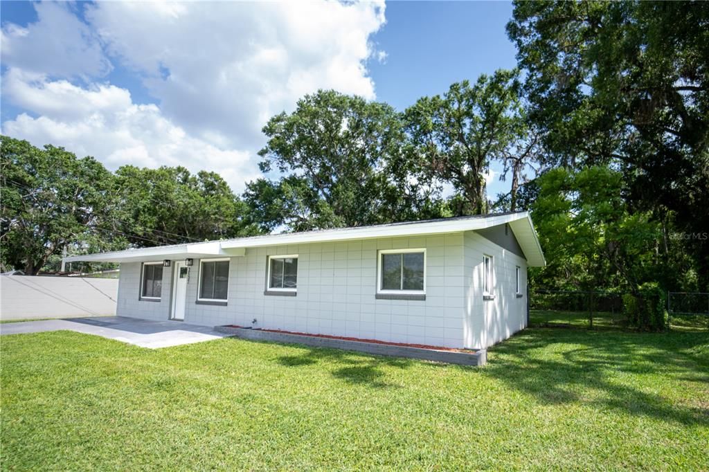 Под контрактом: $234,999 (3 спален, 2 ванн, 1248 Квадратных фут)