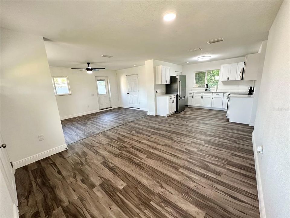 Под контрактом: $234,999 (3 спален, 2 ванн, 1248 Квадратных фут)