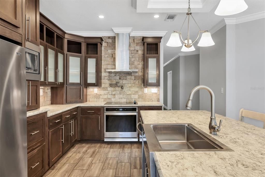 For Sale: $315,000 (2 beds, 2 baths, 1434 Square Feet)