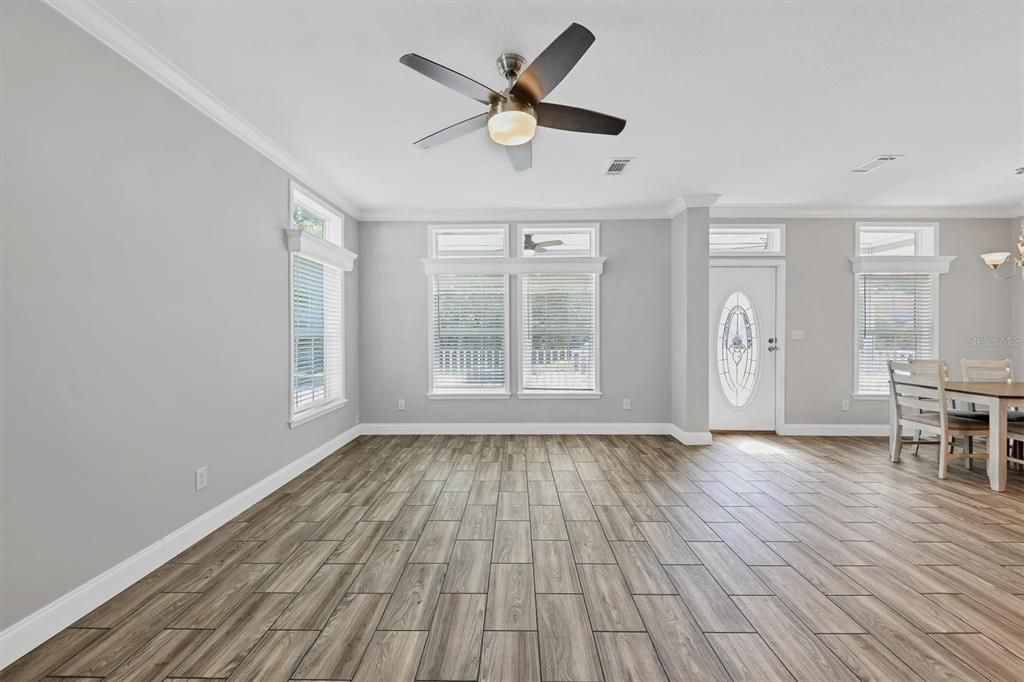 For Sale: $315,000 (2 beds, 2 baths, 1434 Square Feet)