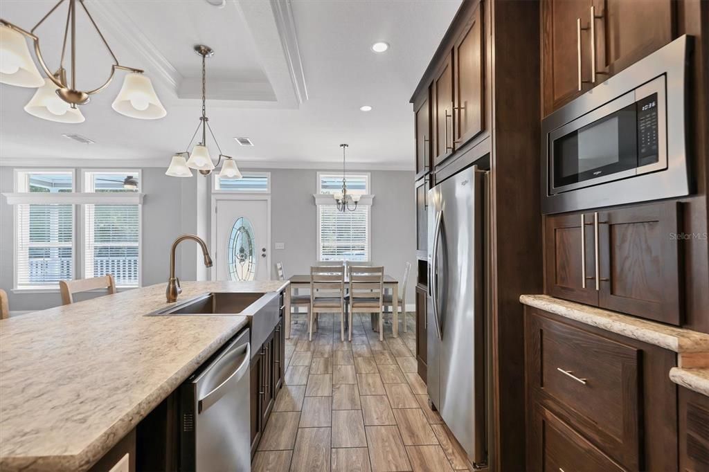 For Sale: $315,000 (2 beds, 2 baths, 1434 Square Feet)